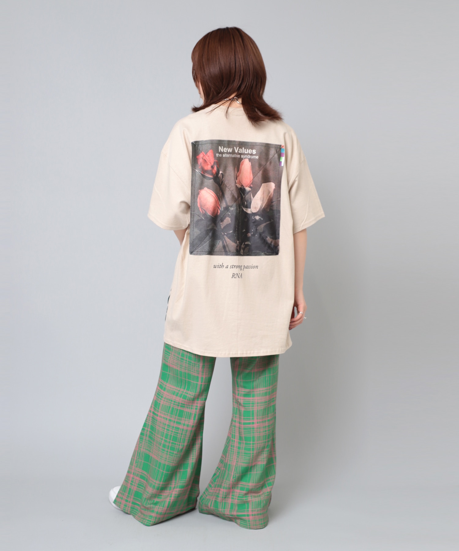 M2069 フラワー柄パッチTEE(M ホワイト): トップス - RNA ONLINE STORE